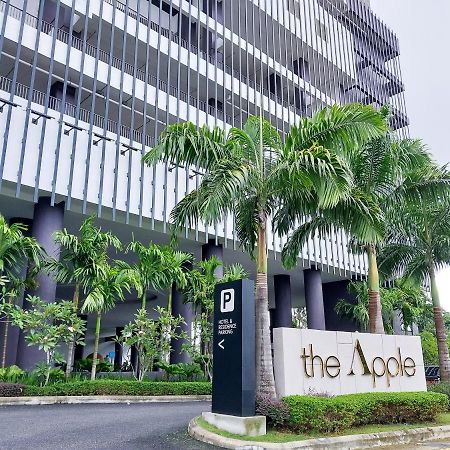 The Apple Suites Melaka By Bluebanana Exteriör bild